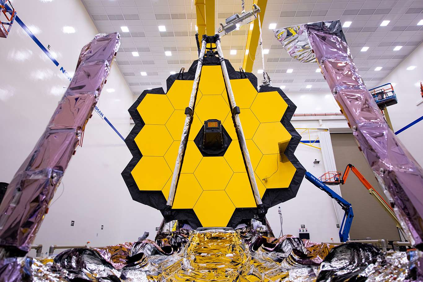 NASA Hubble Uzay Teleskobu'nun yerini alacak yeni bir teleskobu uzaya gönderiyor NASA Hubble Uzay Teleskobu'nun yerini alacak yeni bir teleskobu uzaya gönderiyor